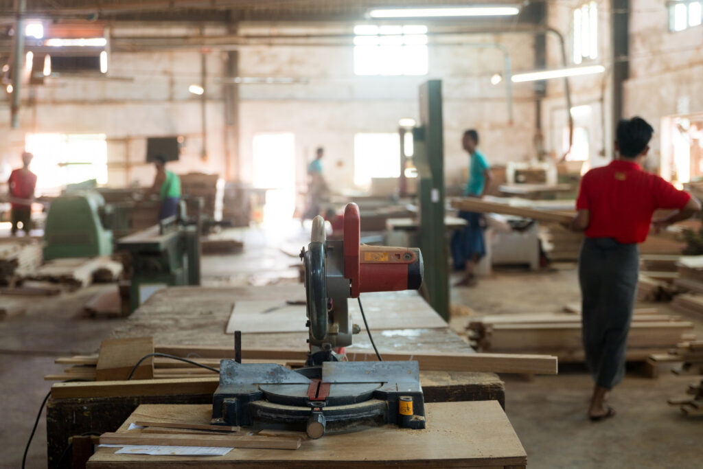 Bespoke vs Bulk Furniture Manufacturers in Kolkata | 4Sight Decor
